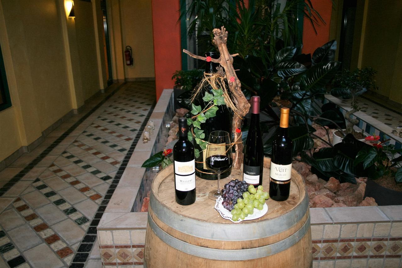 باد سالزفلن Weinhotel Atrium المظهر الخارجي الصورة